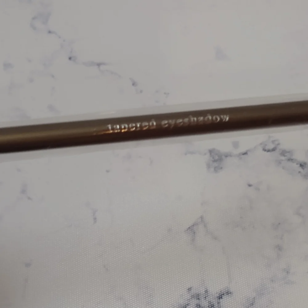 New Bare Esentuals Tapered Eyeshadow Brush Limited Edition